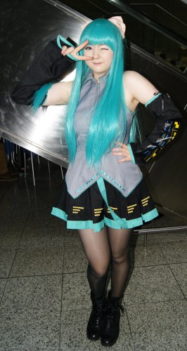 mcm_28_oct_mcm_2012_hatsune_miku_1_by_tpjerematic-d5jqgt5.jpg