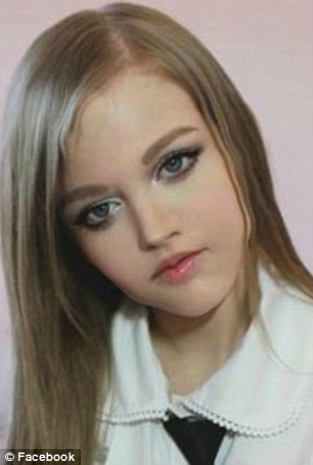 article-2122177-1263A18F000005DC-459_306